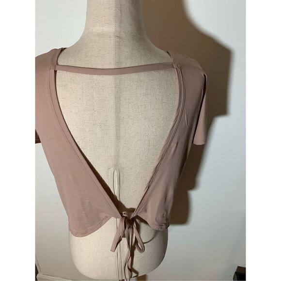 Under armor pink top size small - Picture 2 of 3